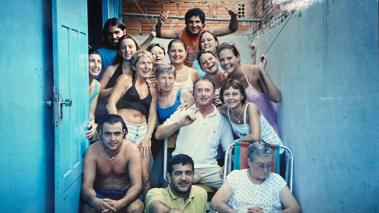 Deco Batisti reunido com amigos e familiares